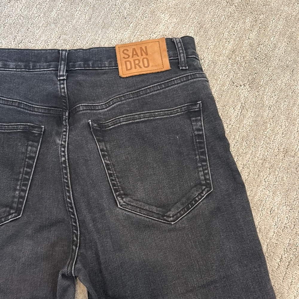 Sandro Black Straight-Leg Jeans with Raw Hem - Picture 4 of 6